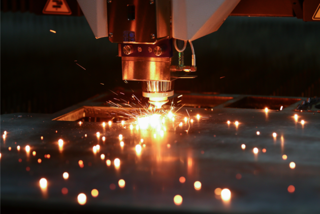 De-ce-este-debitarea-laser-ideala-pentru-realizarea-de-confectii-metalice_