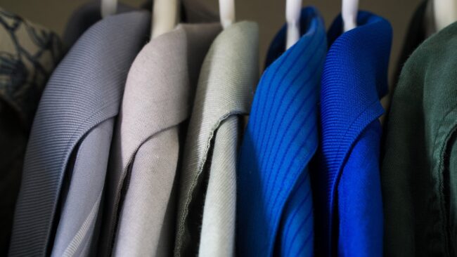 Organizarea garderobei capsula – Ghid practic pentru dimineti fara stres-4 Organizarea garderobei capsula - Ghid practic pentru dimineti fara stres